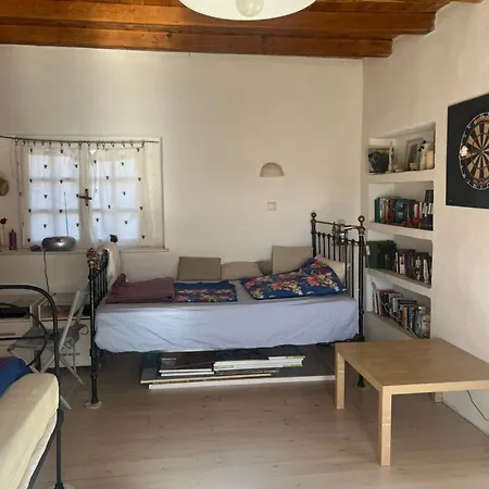 Aneratza, Near Alyki And Airport פארוס